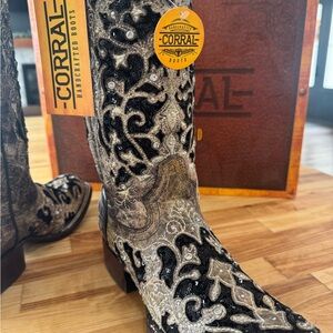 Corral A3648 floral embroidered glitter inlay and studs square toe boots